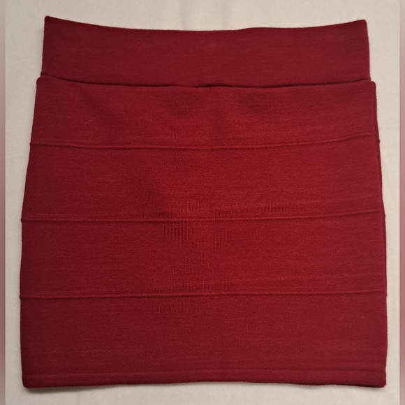 Love Culture Red Knit Mini Skirt Stretch Bodycon Form Fitted S - Picture 2 of 5